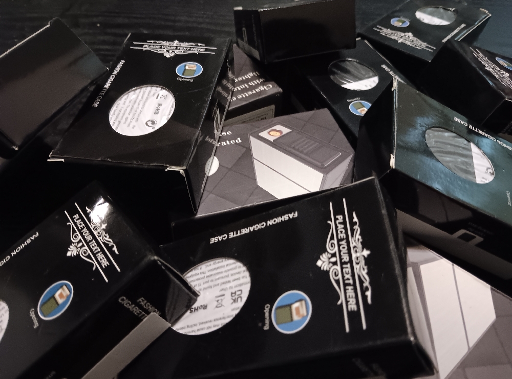 RECHARGEABLE PORTABLE CIGARETTE MEDIUM BOX FLAMMABLE LIGHTERS (EACH)