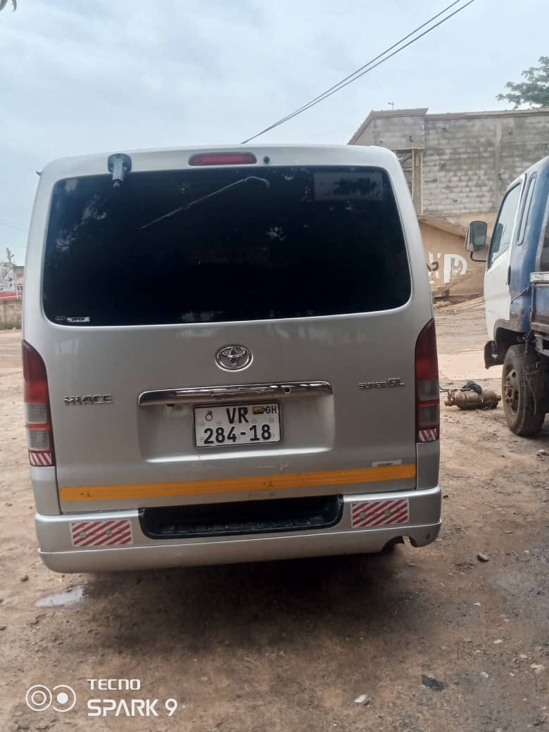 Fairly used Toyota hiace stanbic very neat and fresh looking