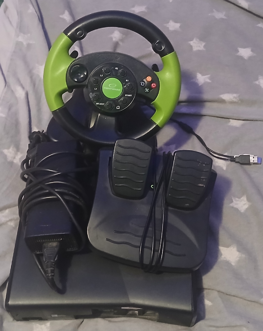 Hallo ich verkaufe meine xbox mit lenkrad Weil ich es