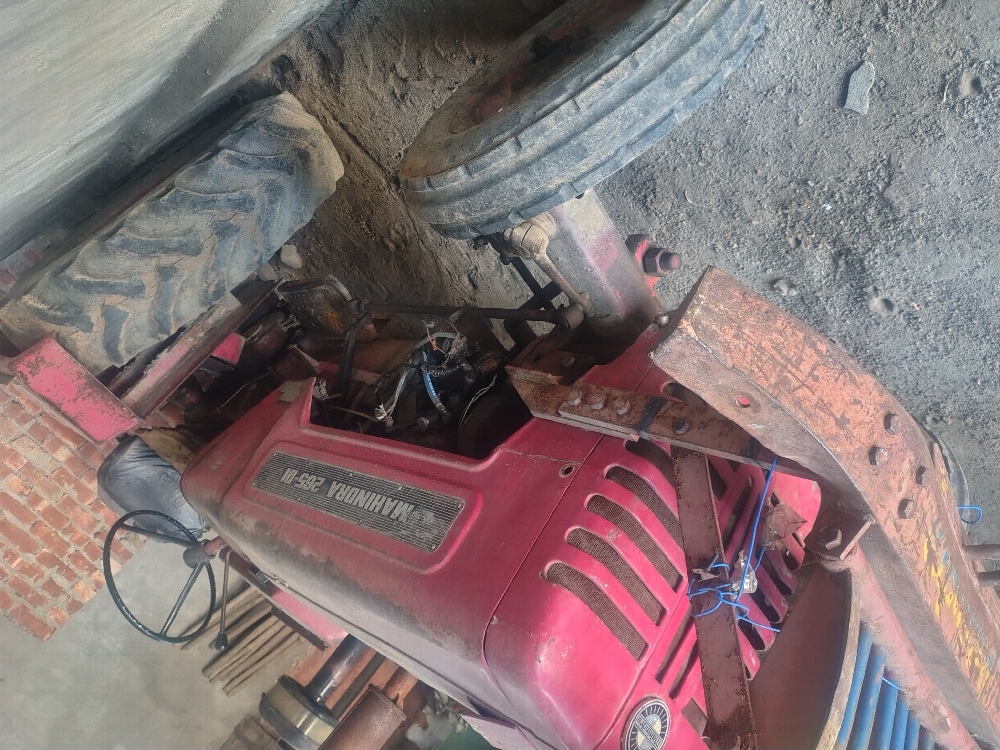 Mahindra 265