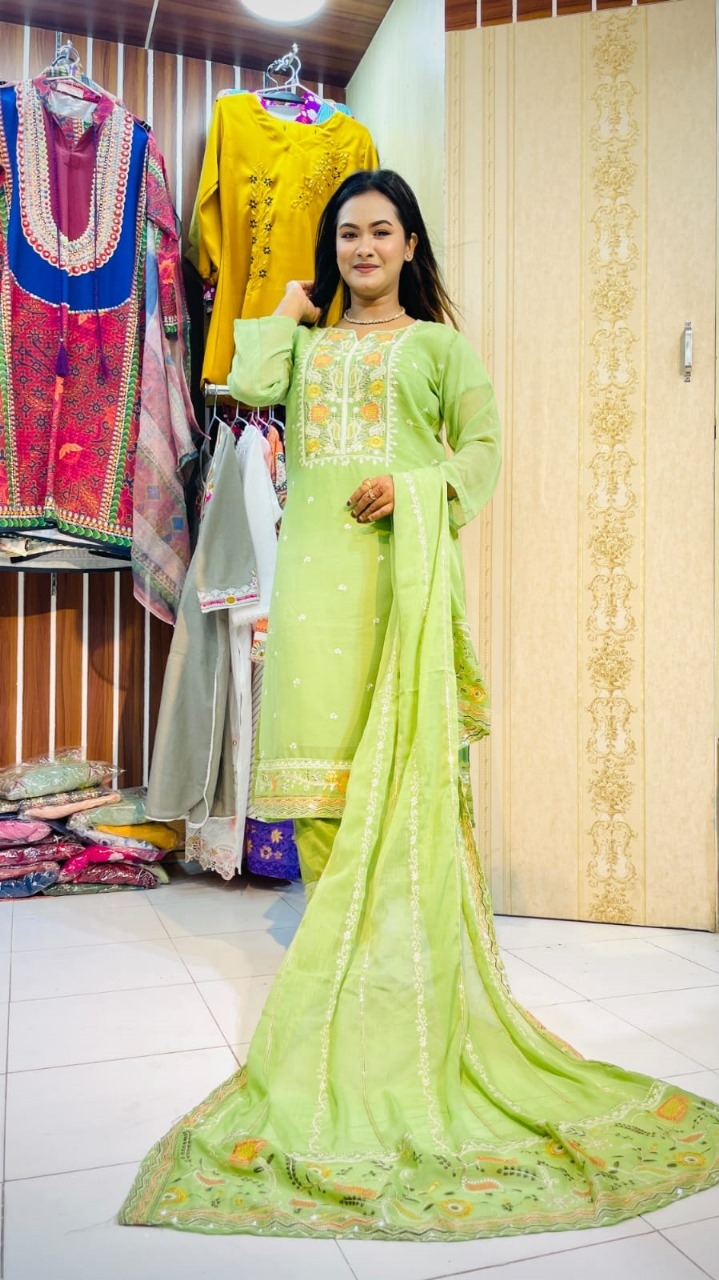 Georgette Embroidery Three Piece সম্পূর্ণ সেলাই করা রেডিমেড থ্রী পিস।