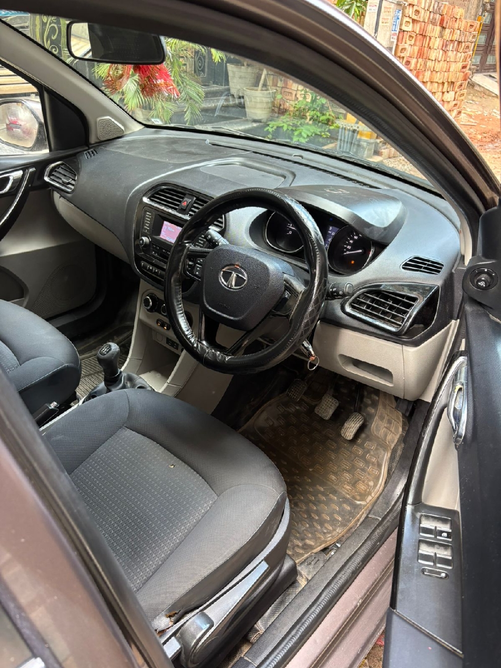 2019 Tiago xz petrol all original