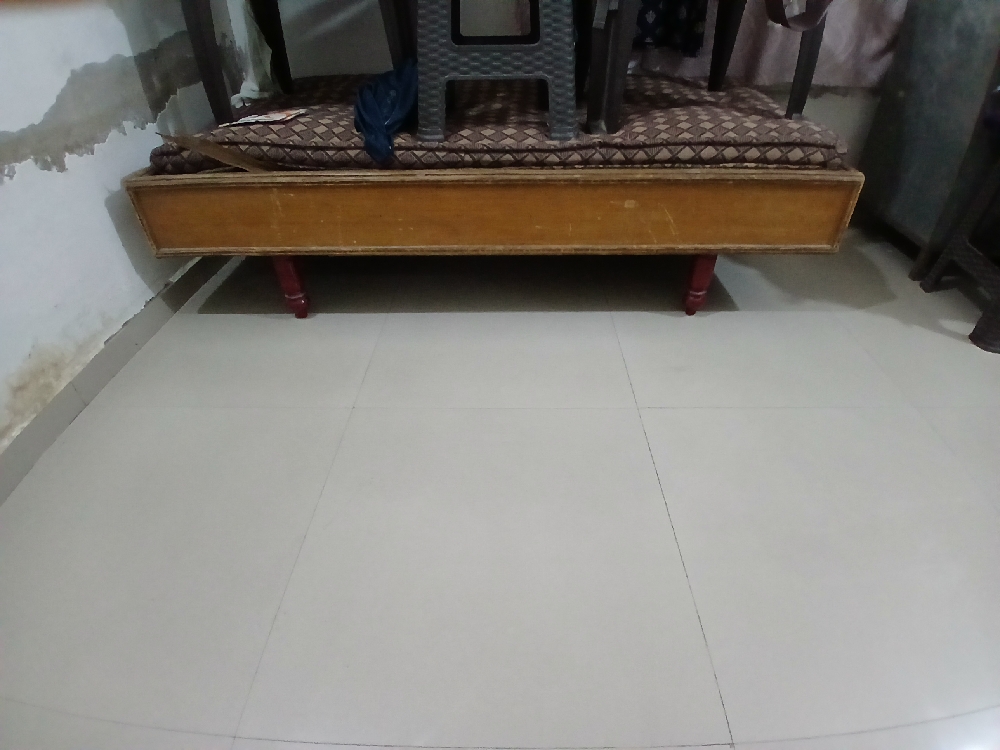 3 bads and 1 showpiece table big