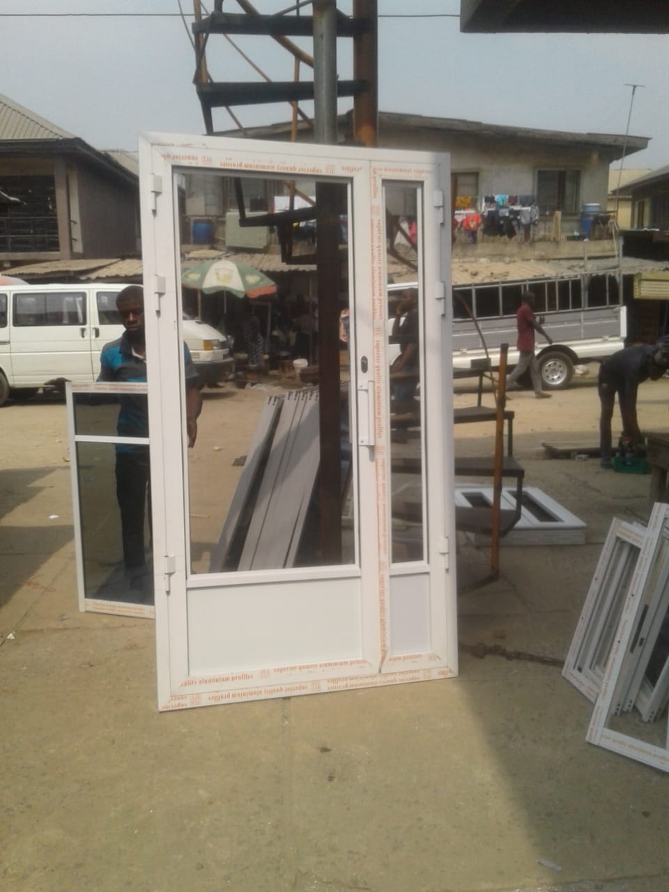 Repair windows or door mosquitos Net and aluminum general maintenance