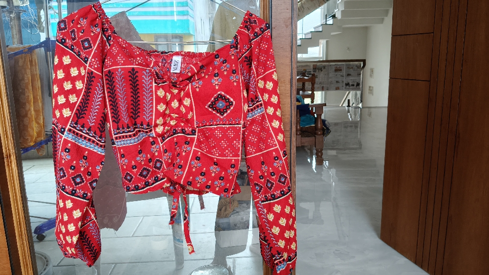 Cute red bohemian print crop top for women