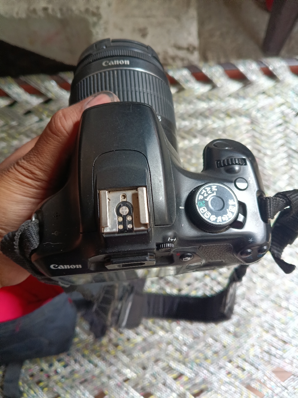 Good condition working 18+55 lines beg charger original memory card