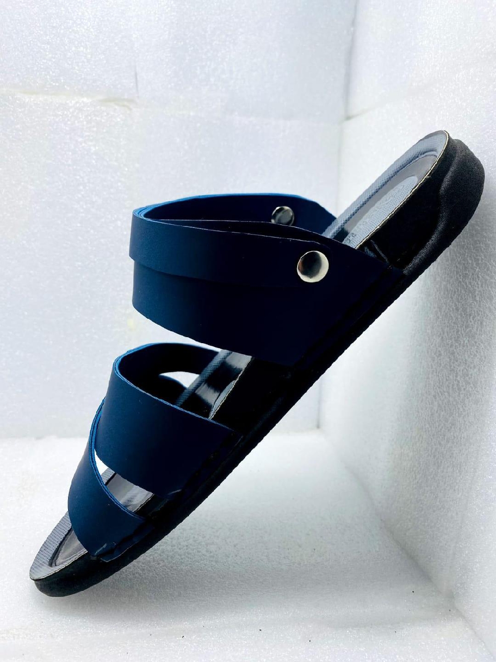 Men's casual leather sandals Men’s blue synthetic leather casual sandals.