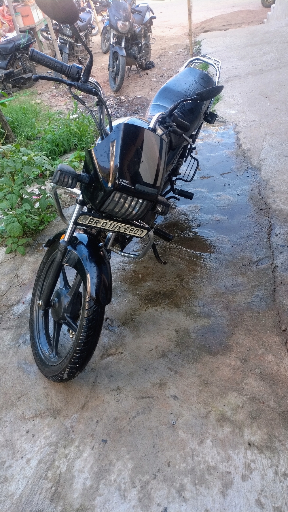 1 year very good condition no scratches no damage runing