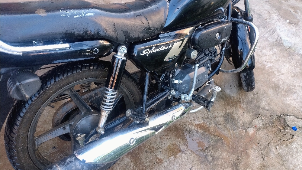 1 year very good condition no scratches no damage runing