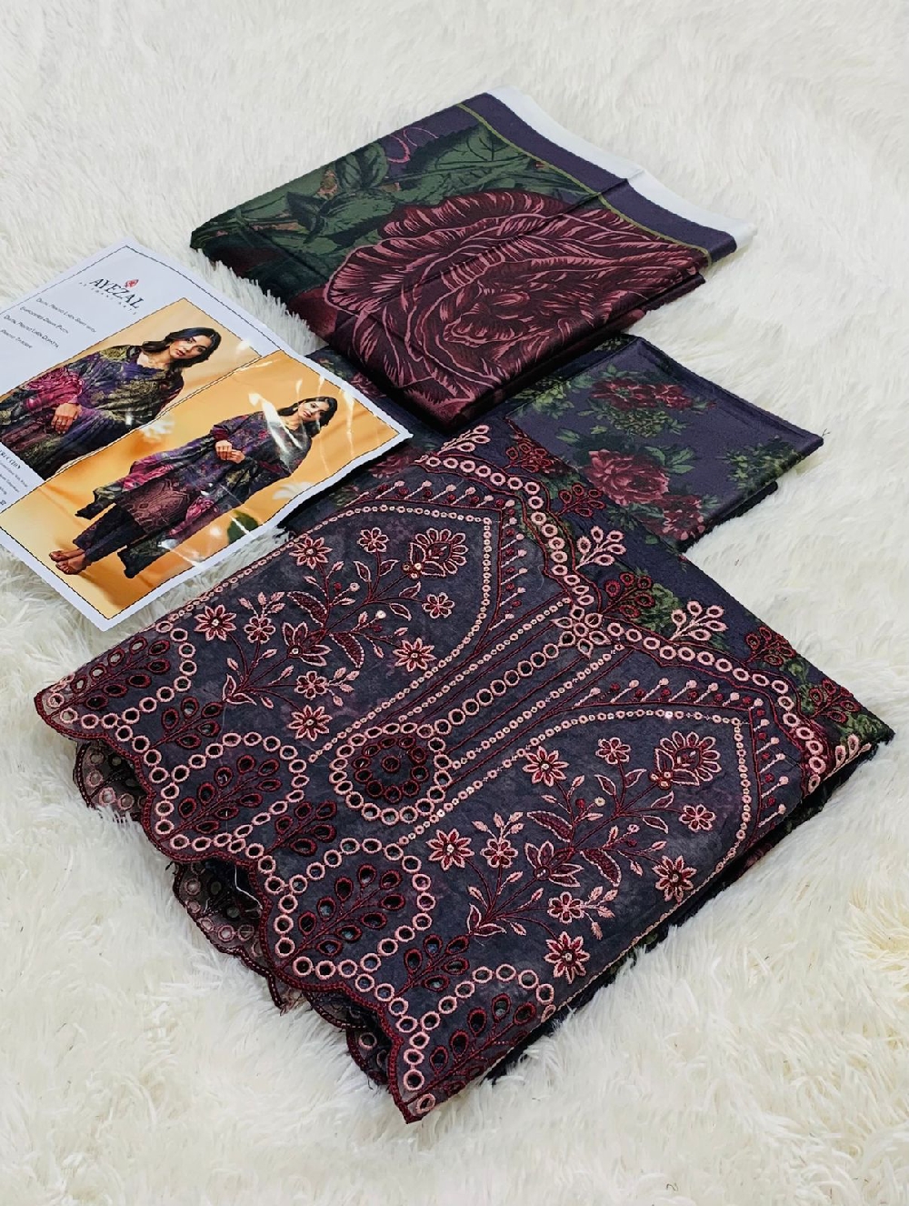 New latest update ... BRAND : AYEZAL LINEN ALLOVER 3PC