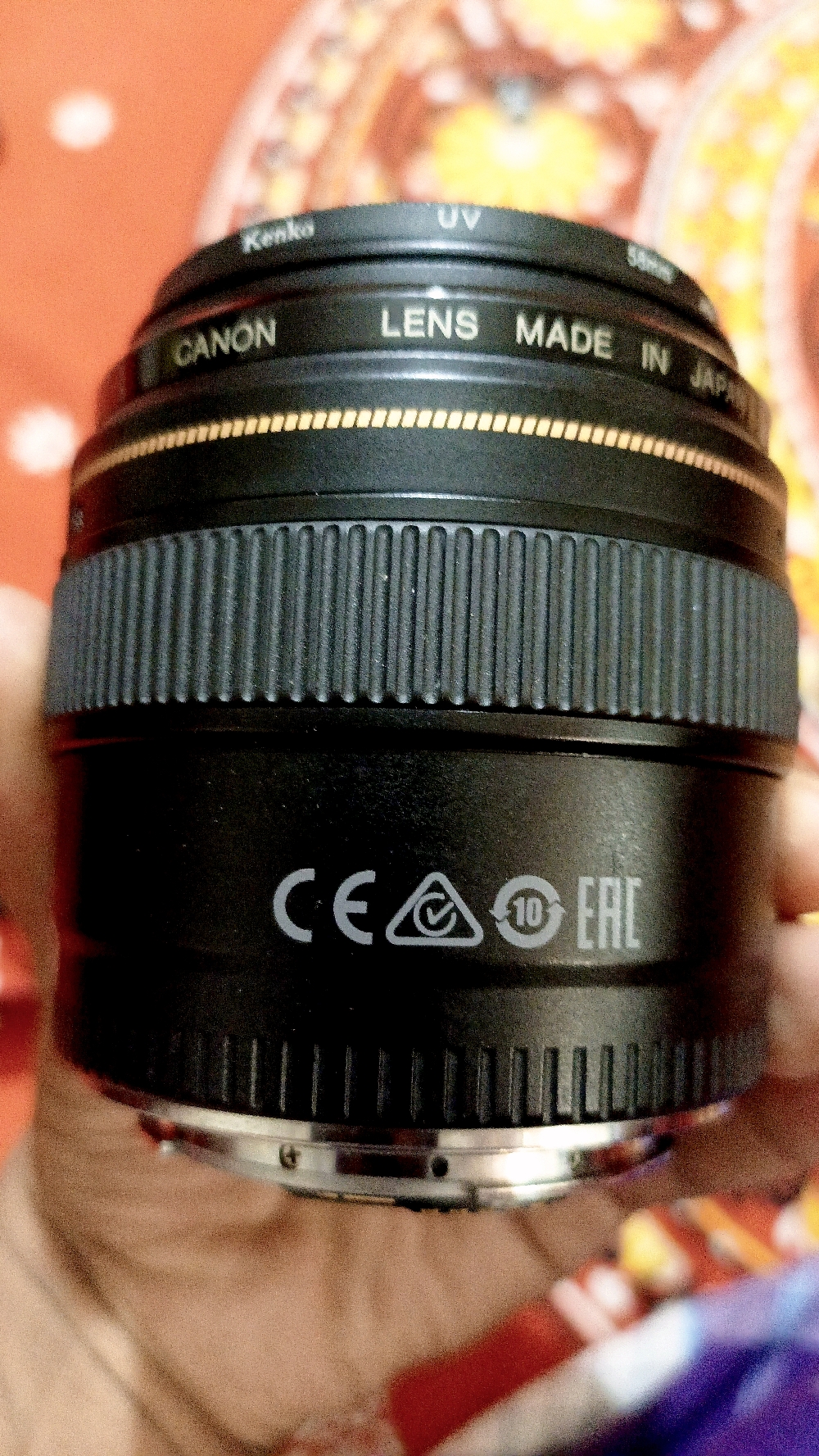 একটি প্রাইম লেন্স বিক্রি হবে canon 85 mm প্রায় ছয়