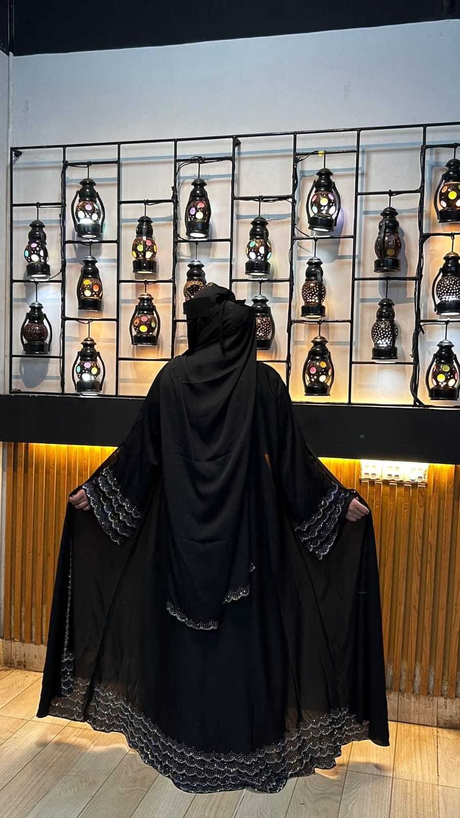 Abaya E Ramisha স্টন পাথরের কাজ করা ইনার + কটি