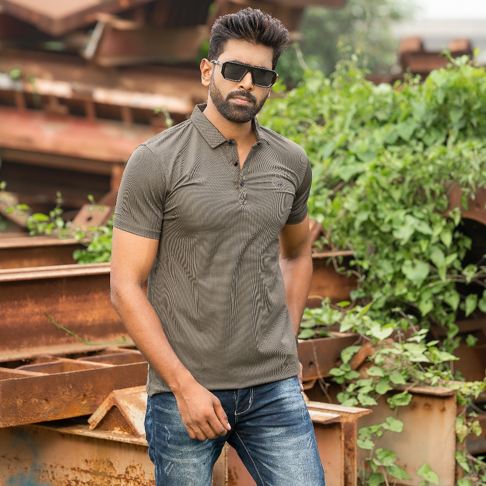 Men's Polo Shirt Fabric: China Imported Stretch Fabric Size: M,