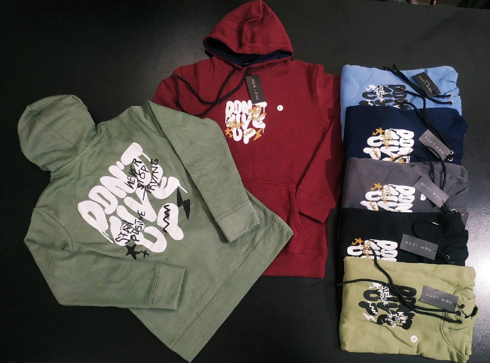 Winter collection ❄️❄️❄️❄️ Price:😵‍💫😵‍💫😵‍💫 Size:M/L/XL Colour:4/5 GSM:280+/- Fabric:One side brush