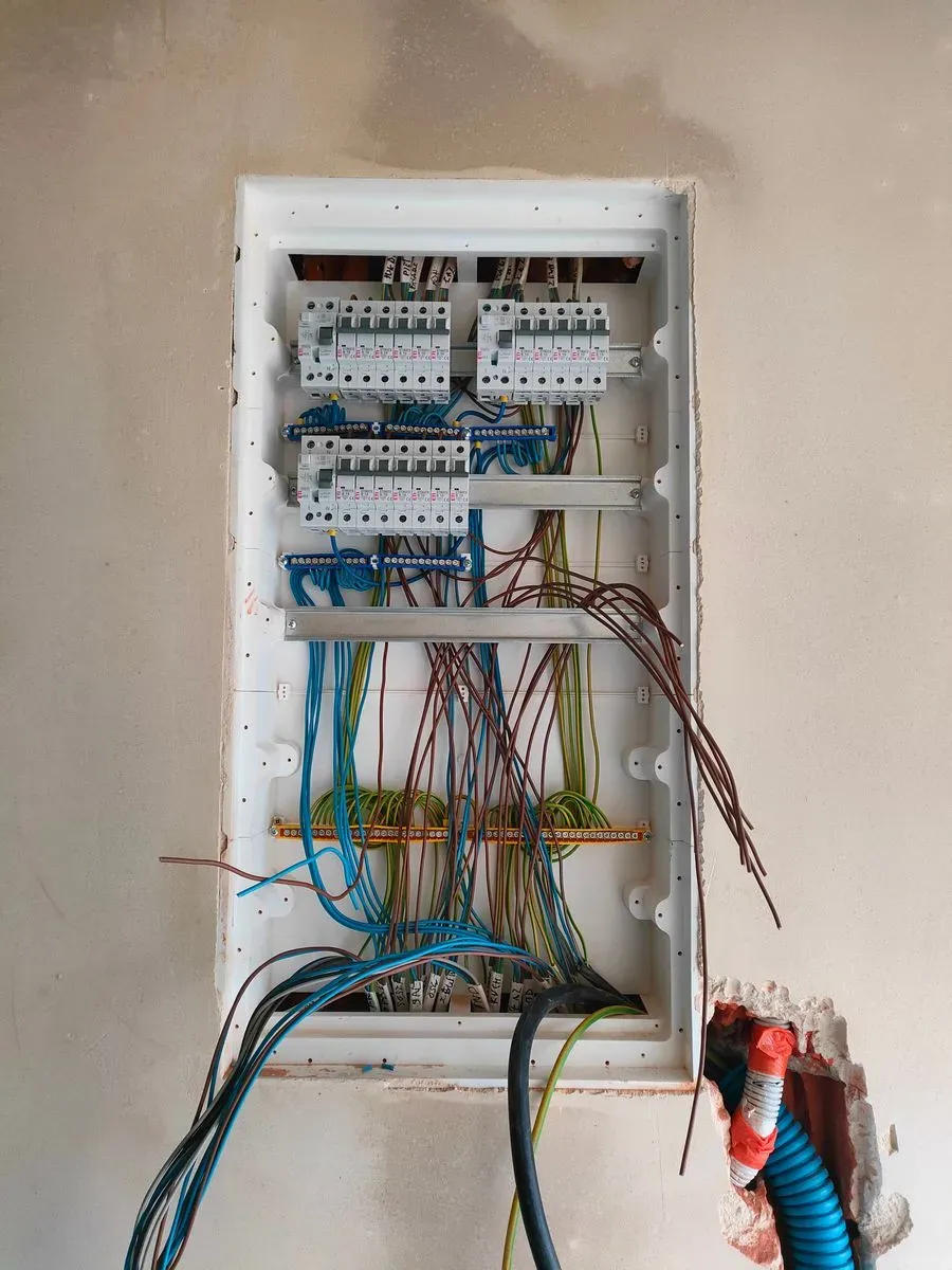 Montaż nowej rozdzielnicy elektrycznej