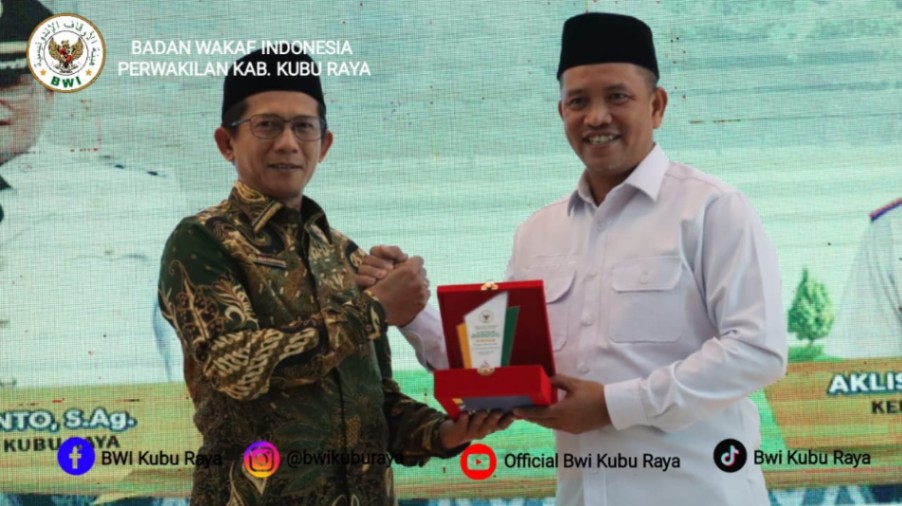 Penyerahan Simbolis untuk BPN Kubu Raya 