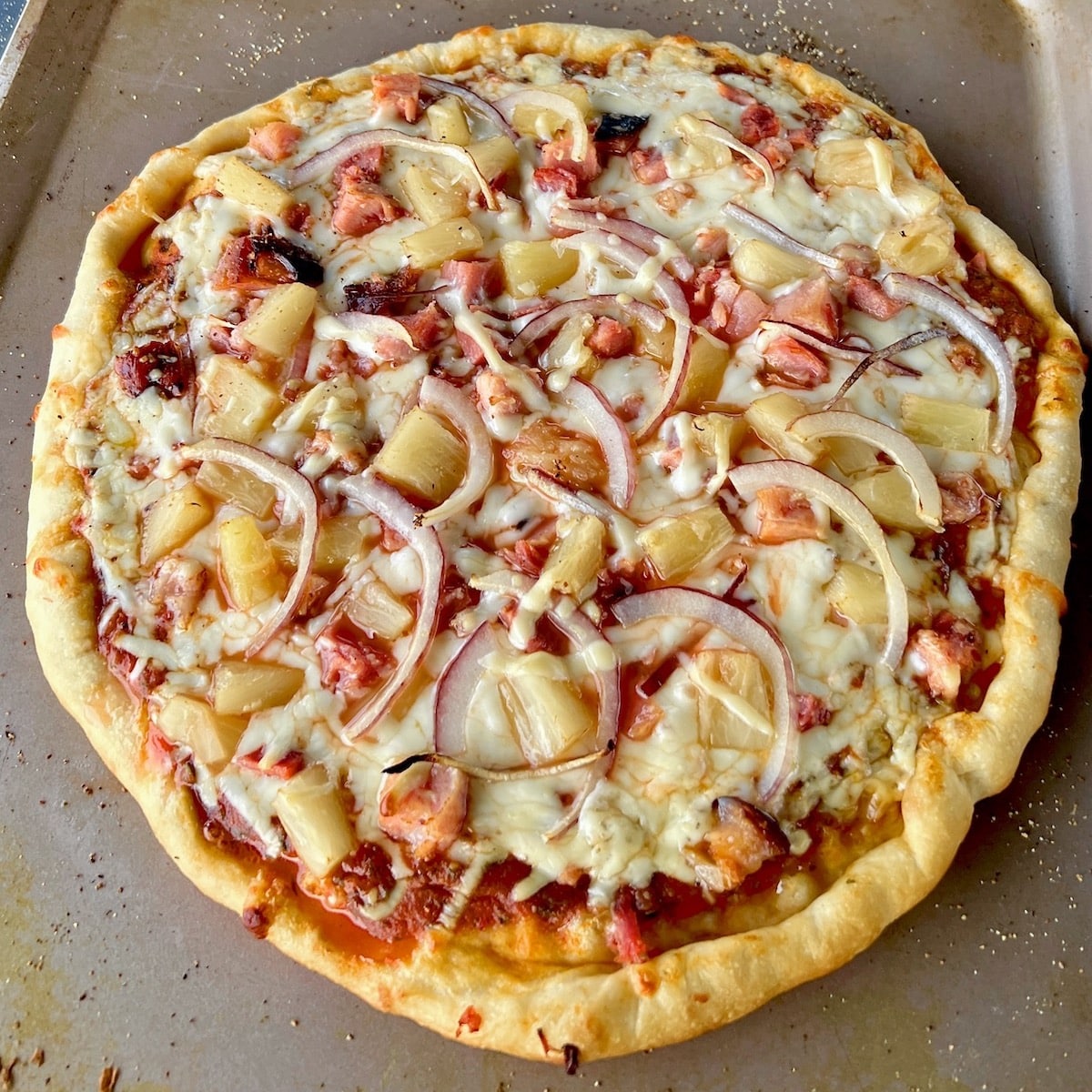Seven Hawaiian Special Pizza