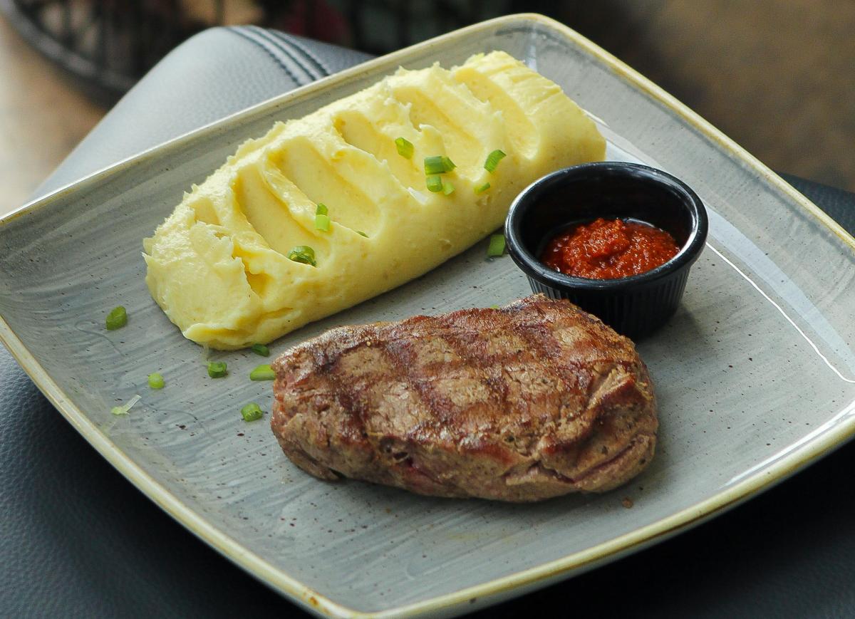CENTER-CUT FILET MIGNON