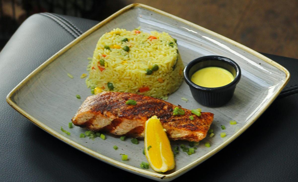 GRILLED SALMON FILET