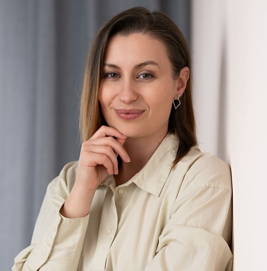 Portrait of Delia Vatamanu