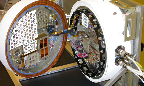 Biopan is designed to carry out experiments requiring direct exposure to the harsh space environment. On Foton-M3 Biopan contains 10 different experiments in the field of exobiology and radiation exposure. Biopan is located on the outside surface of Foton and, once in orbit, automatically opens to expose its experiments. Biopan is closed prior to re-entry. Credits: ESA Biopan is designed to carry out experiments requiring direct exposure to the harsh space environment. On Foton-M3 Biopan contains 10 different experiments in the field of exobiology and radiation exposure. Biopan is located on the outside surface of Foton and, once in orbit, automatically opens to expose its experiments. Biopan is closed prior to re-entry. Credits: ESA