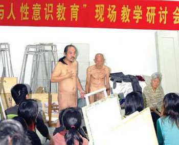 Giving lecture, professor strips off