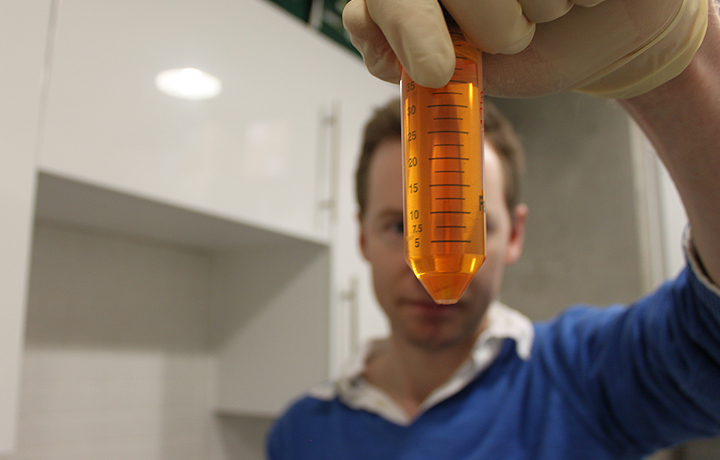 Azo dye, Evaporation of Things, March 2013