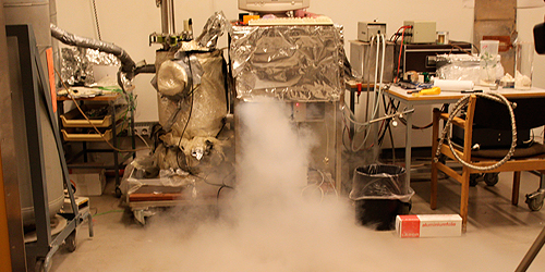 Cooling chamber down with liquid nitrogen &copy; c-lab 2009