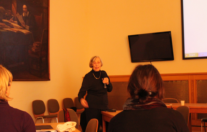 Nina Czegledy chairing her session Mutual or Mutant: Where or When Is My Education?
