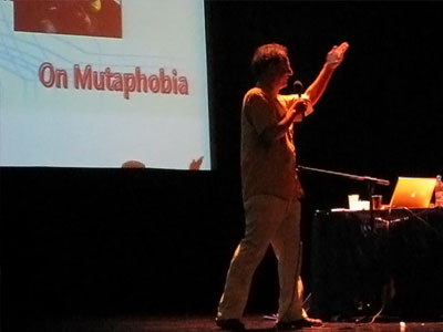 Adam Zaretsky throwing non-gamma-radiated seed on his panel members © c-lab 2007