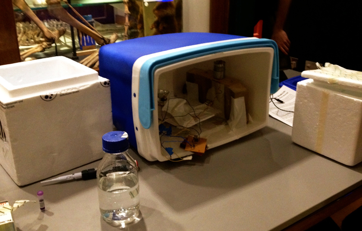 Biohacking incubator / shaker