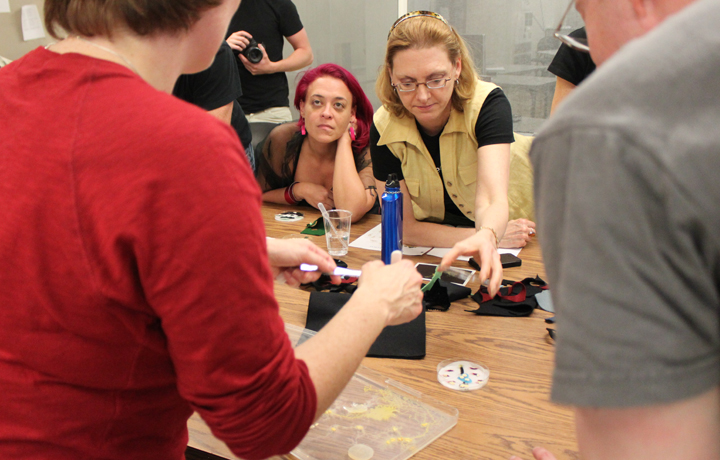 Heather Barnett's workshop: The Physarum Experiments