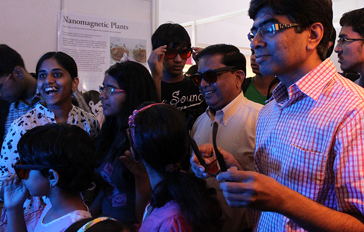 Demonstrating Stress-o-Stat, IIT Bombay, Techfest, January 2012