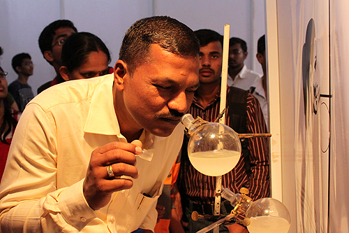 Smelling Banana Bacteria, IIT Bombay, Techfest, January 2012