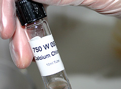 © c-lab 2004, calcium chloride
