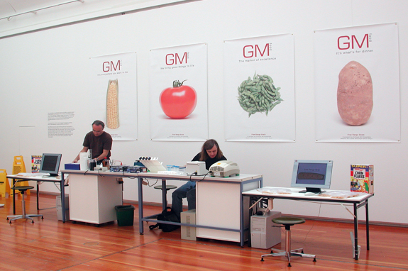 Free Range Grain 2003-04. CAE, Beatriz da Costa, and Shyh-shiun Shyu.