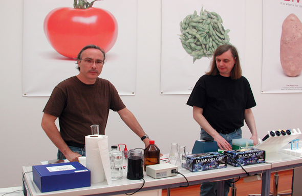 Free Range Grain 2003-04. CAE, Beatriz da Costa, and Shyh-shiun Shyu. 