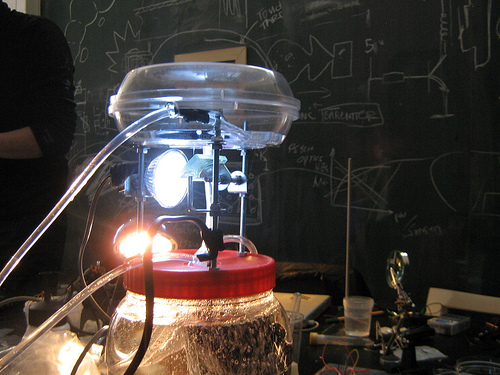 Pondlife projector, Hackteria version, 2010