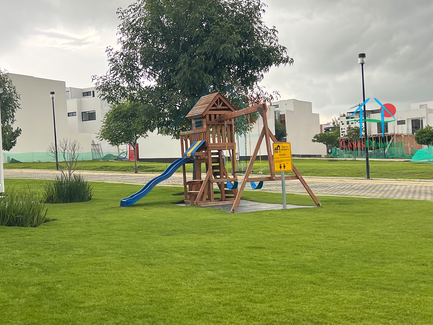 Lomas de Angelópolis III Parque Aguascalientes  - Juegos para niños 1