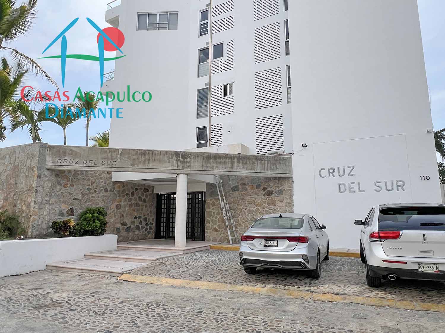 Cruz del sur - Estacionamiento 1