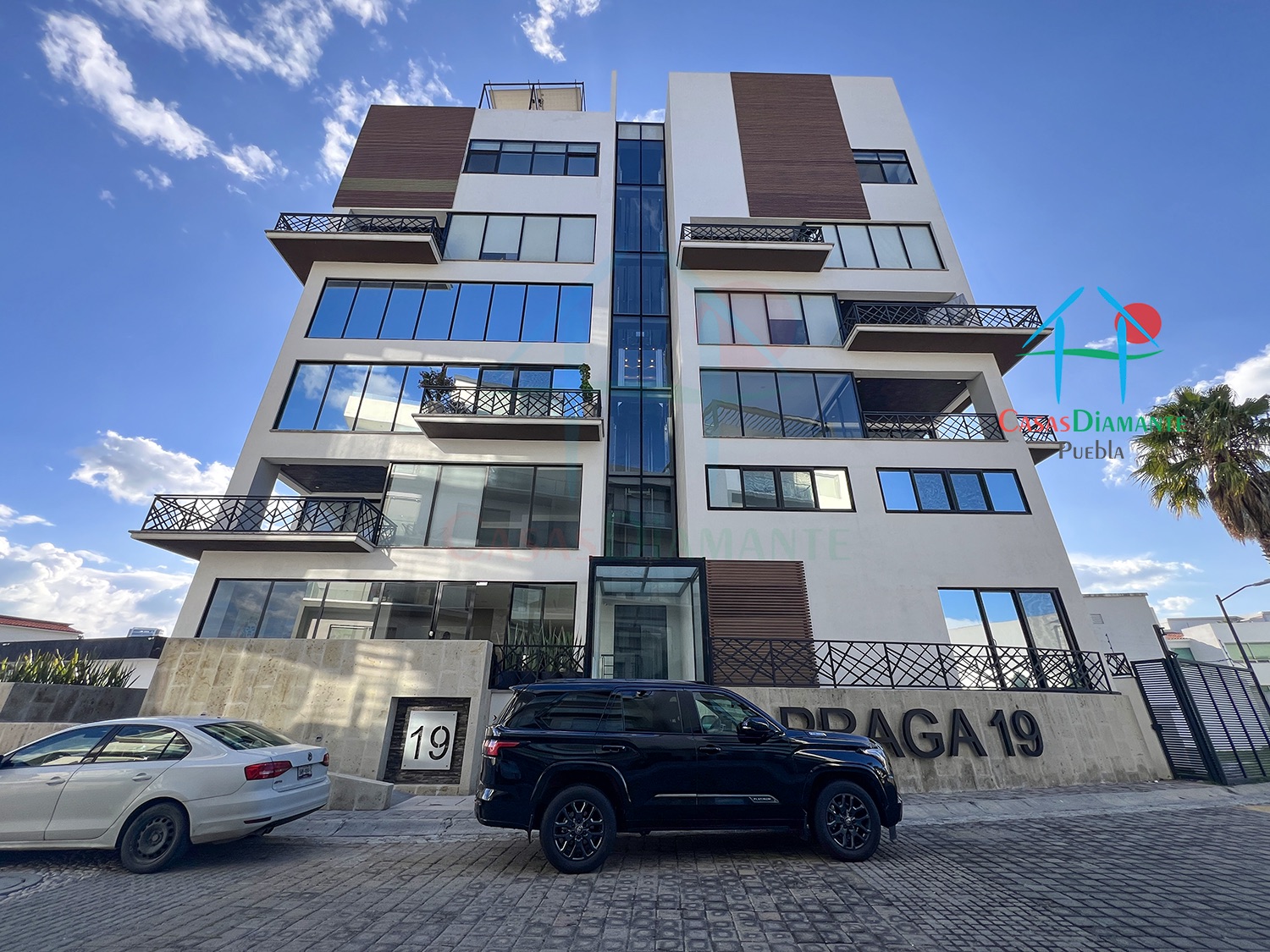 Lomas de Angelópolis II Praga 19 - Fachada 2