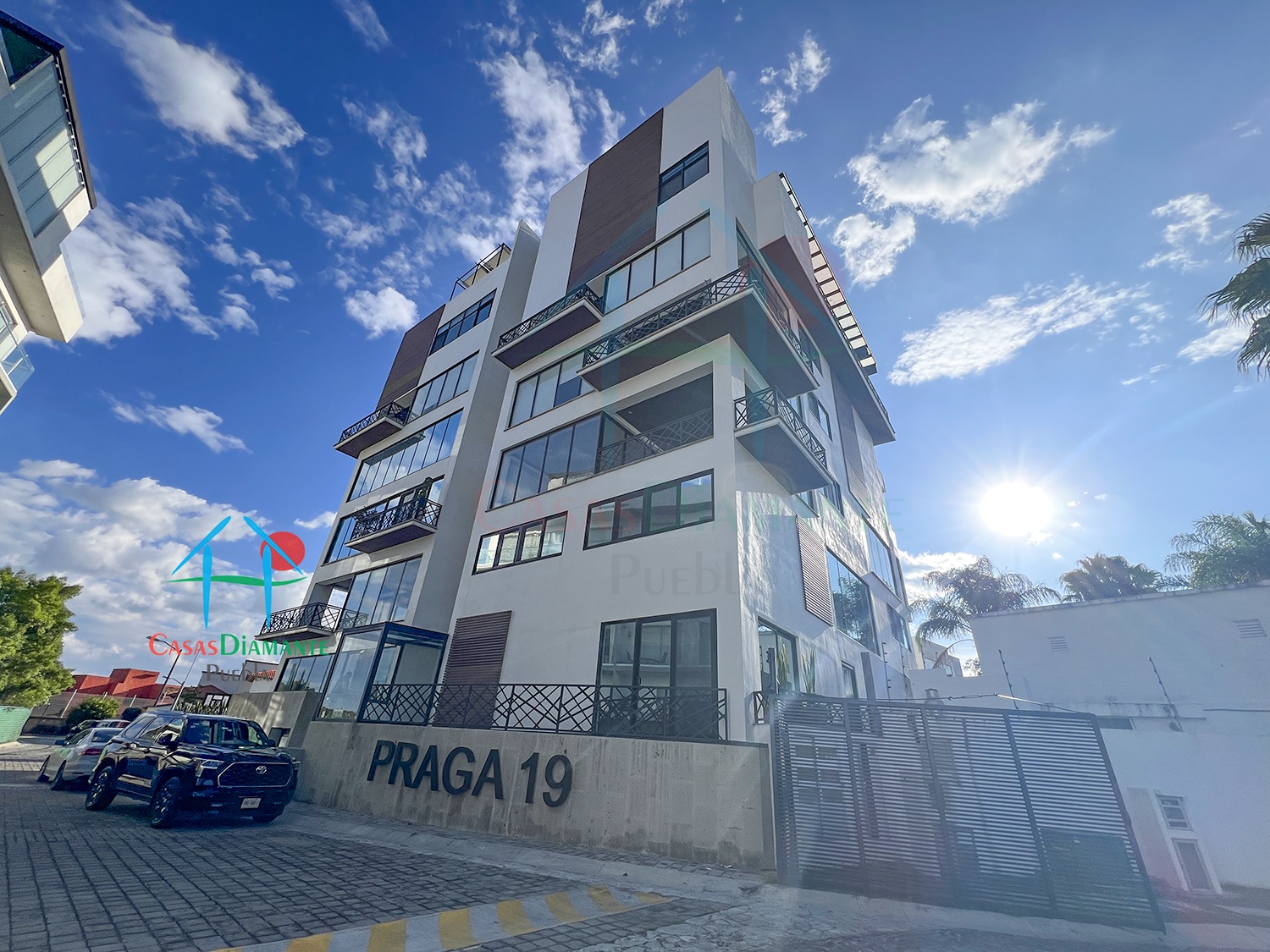 Lomas de Angelópolis II Praga 19 - Fachada 3