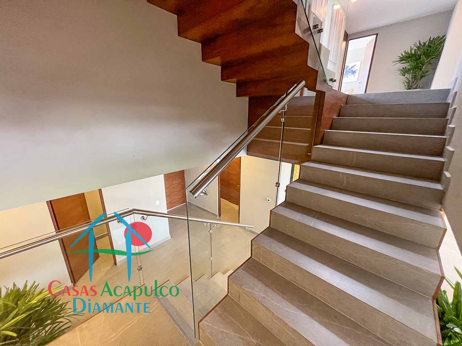 Marelas casa 8 - Escaleras y hall de recámaras 2