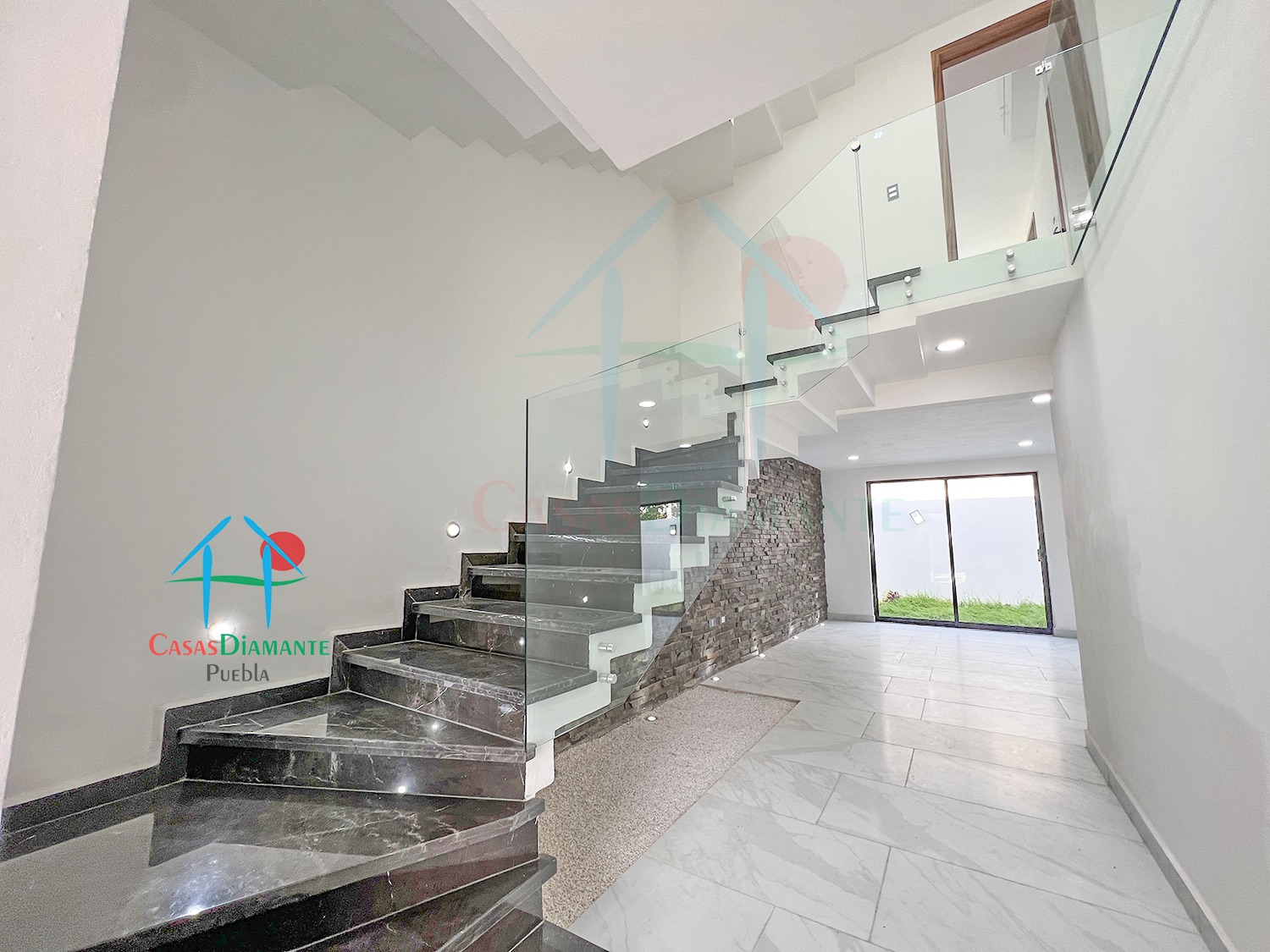 Parque Aguascalientes Casa Palma E - Escaleras 2