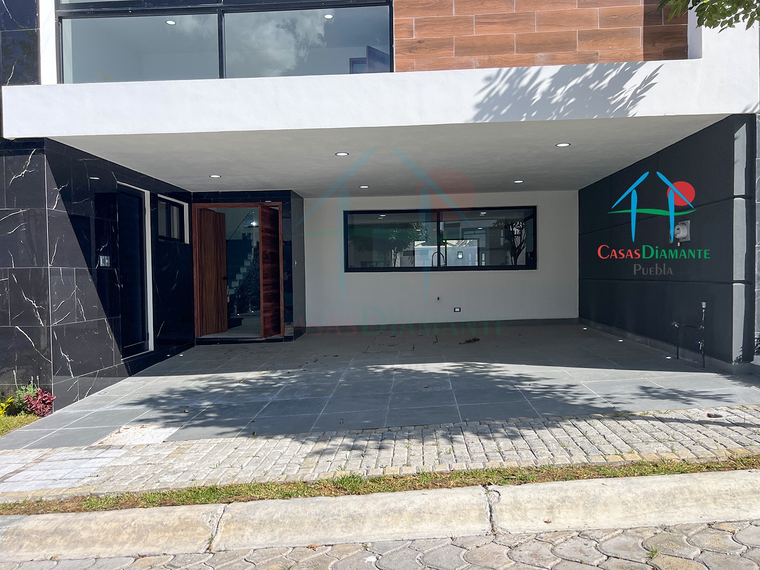 Parque Aguascalientes Casa Palma E - Estacionamiento 1