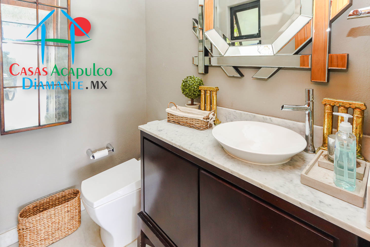 Delta Villa Amanecer - Baño de visitas 1