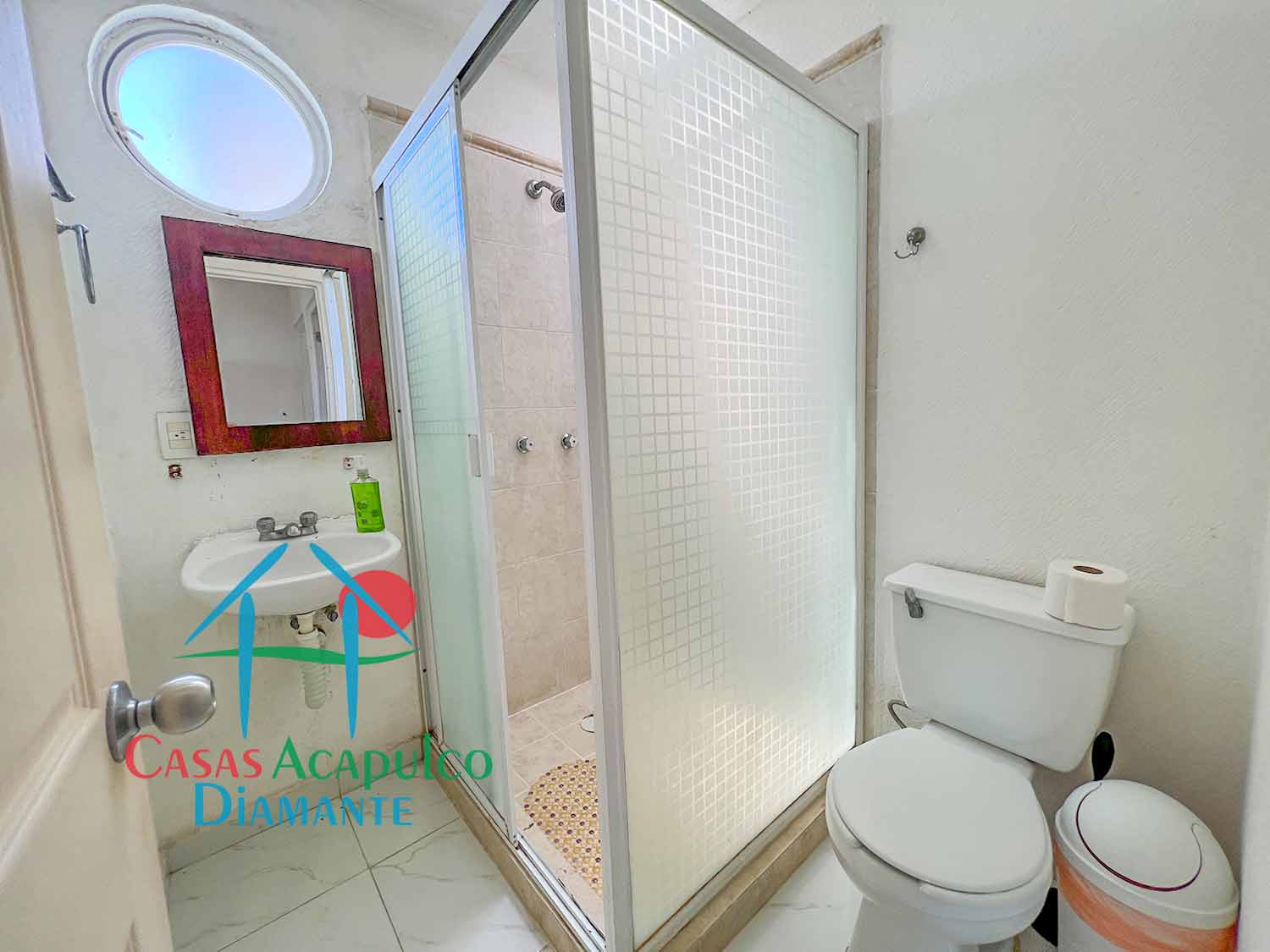 Marina Diamante Hosmann 21 - Baño completo 1