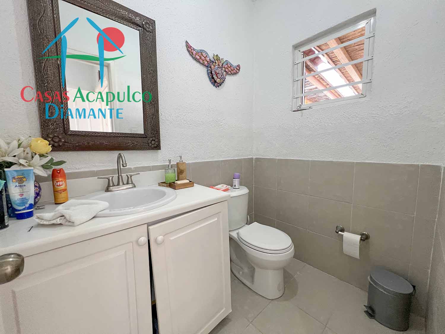 Villas Playa Diamante 75 - Baño de visitas 1