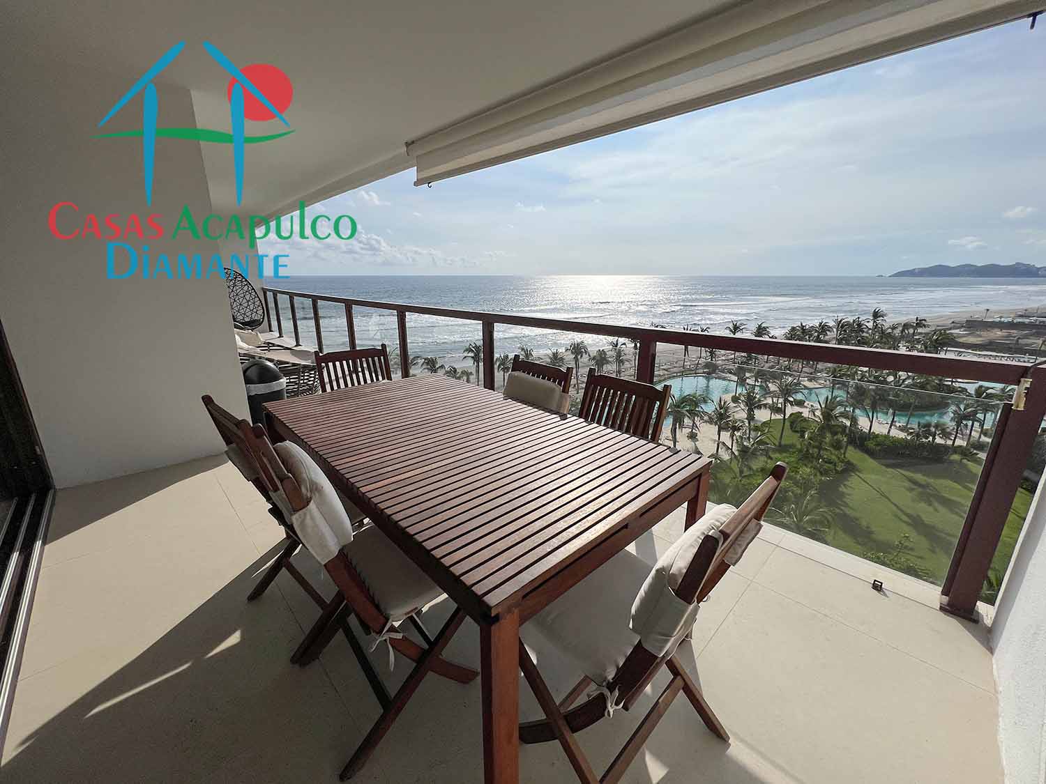 La Isla Bali 708