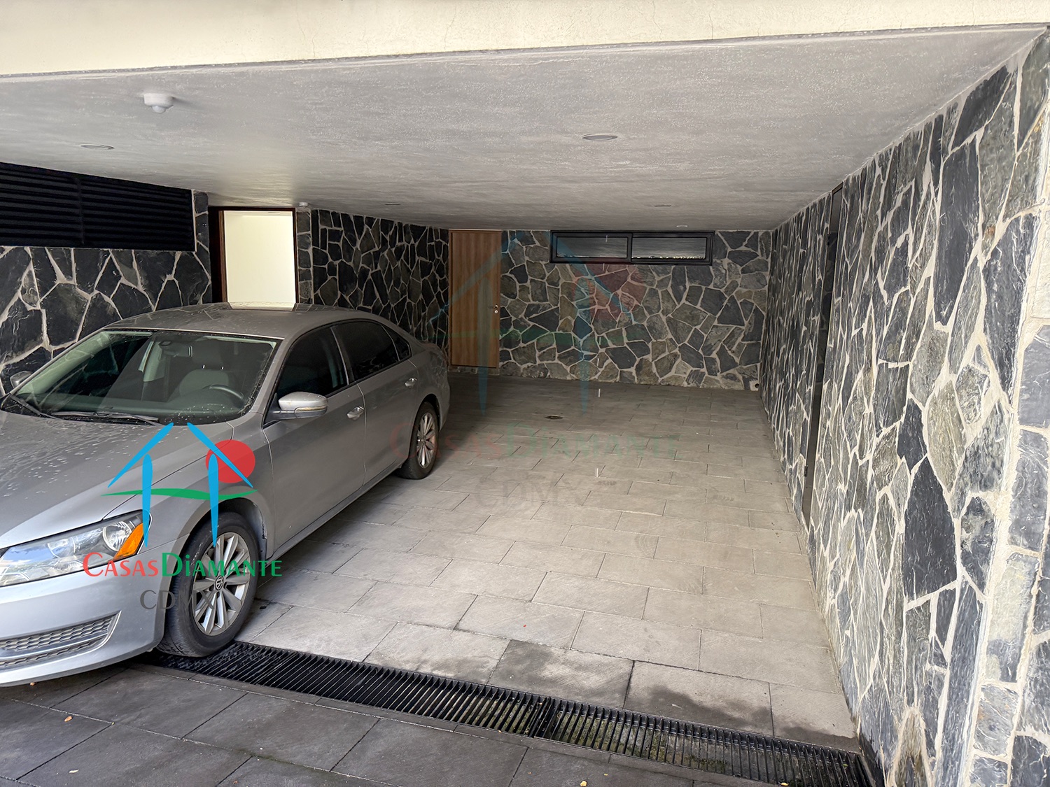 Las Águilas Verdun Casa B - Estacionamiento 2